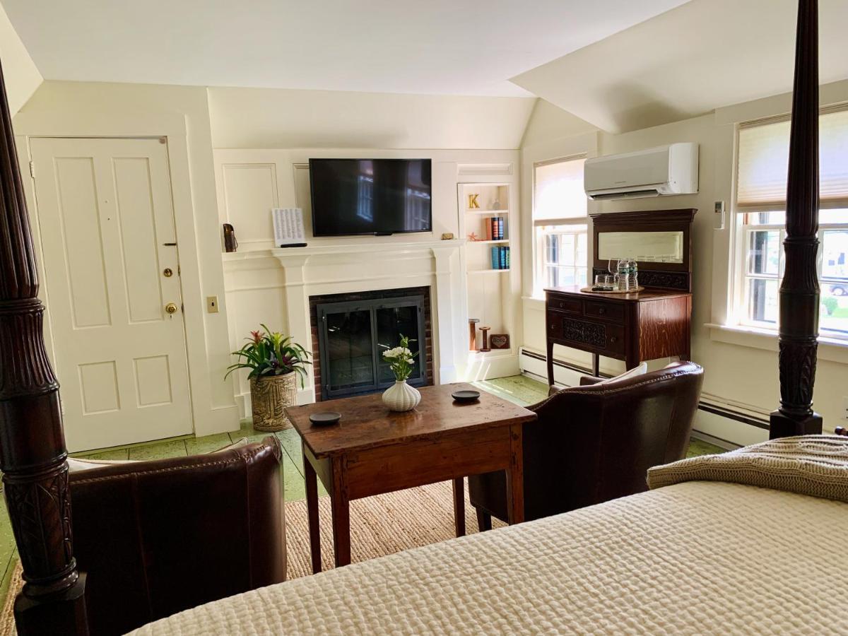 Bed and Breakfast Ashley Manor Барнстейбл Экстерьер фото